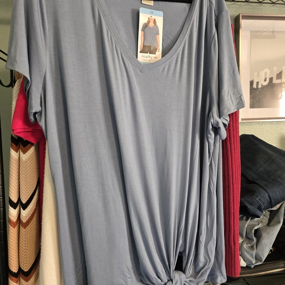 5 Items. Women's 3XL - Picture 3 of 10